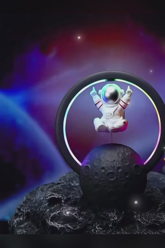 Astro Elevate – Lautsprecher und RGB-Licht